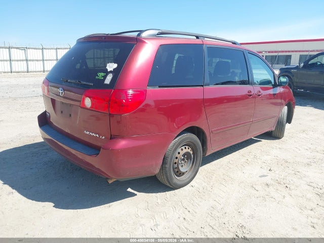 Toyota Sienna Le