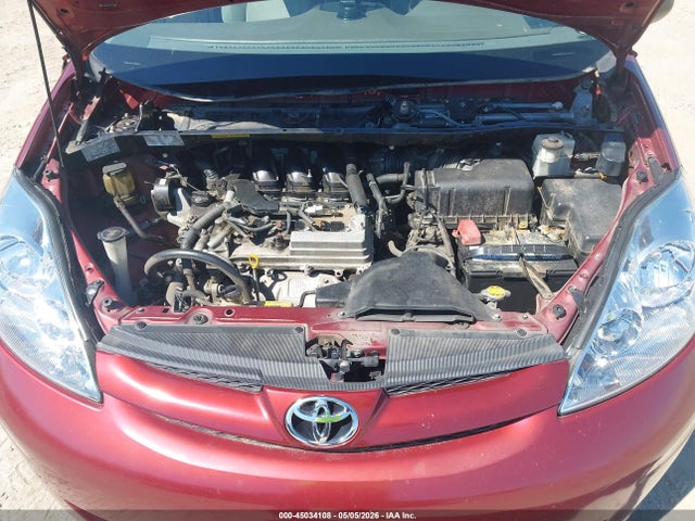 Toyota Sienna Le