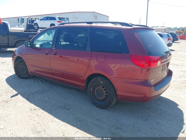 Toyota Sienna Le