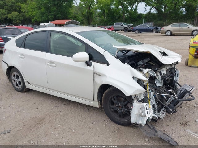 Salvage Toyota Prius Image