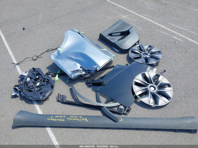 Tesla Model Y Long Range Dual Motor All-wheel Drive