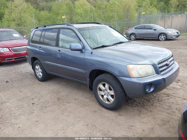 Salvage Toyota Highlander Image