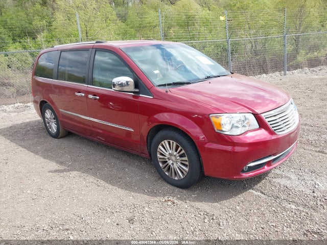 Salvage Chrysler Town & Country Image