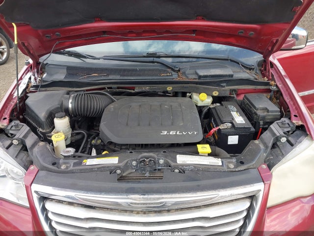 Chrysler Town & Country Limited