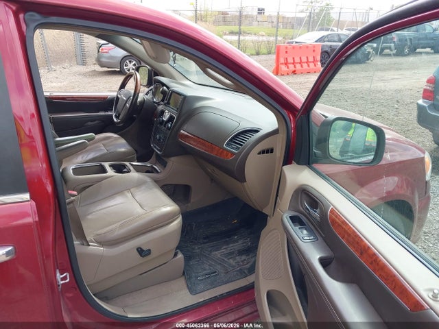 Chrysler Town & Country Limited