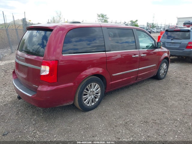 Chrysler Town & Country Limited