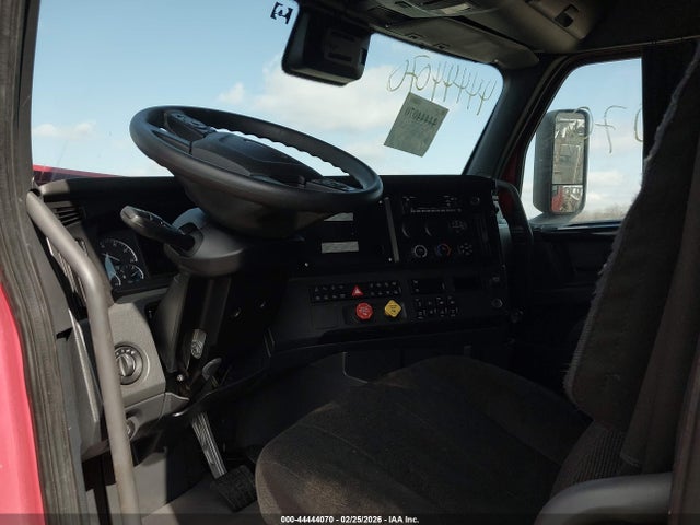 Freightliner New Cascadia 126