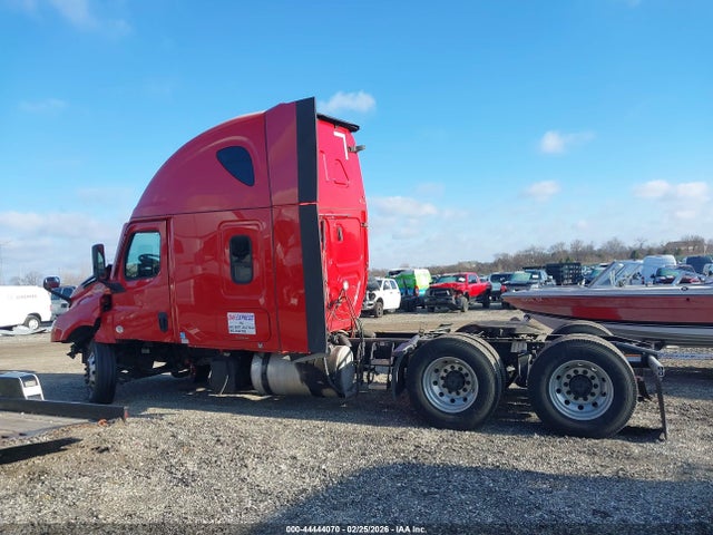 Freightliner New Cascadia 126