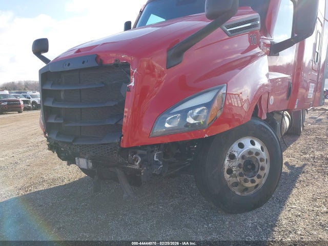 Freightliner New Cascadia 126
