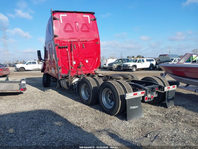 Freightliner New Cascadia 126
