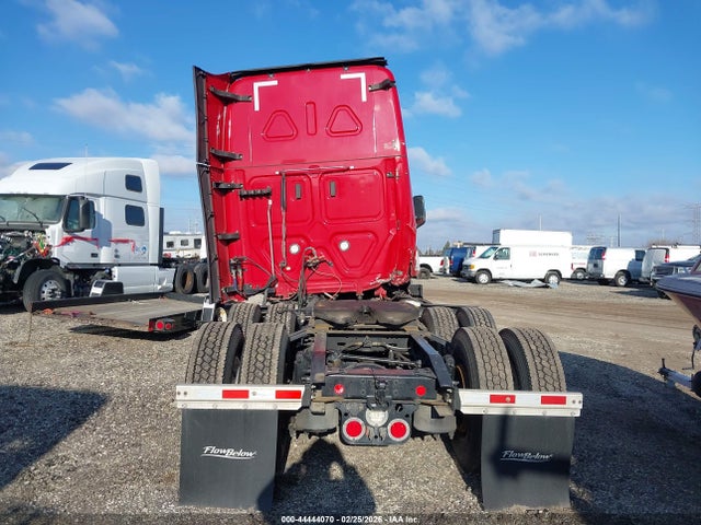 Freightliner New Cascadia 126