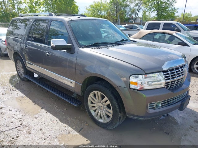 Salvage Lincoln Navigator Image