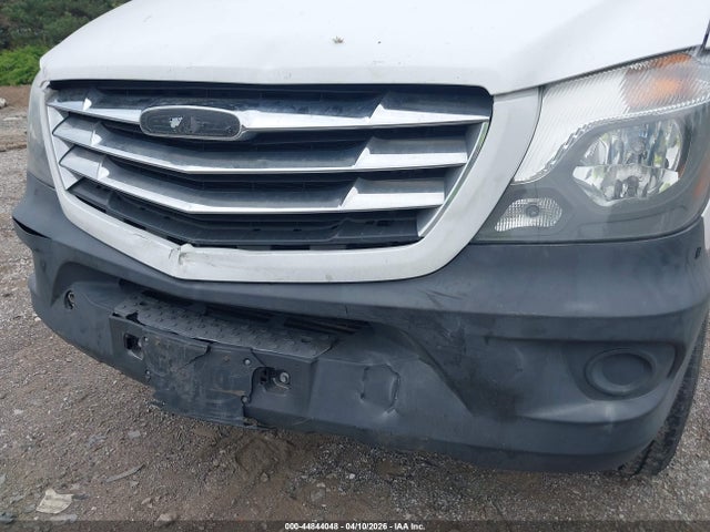 Freightliner Sprinter 2500 Standard Roof V6