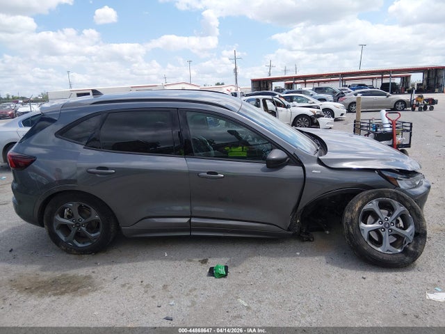 Ford Escape St-line