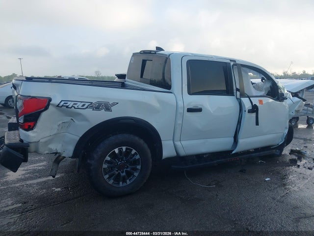 Nissan Titan Pro-4x 4x4