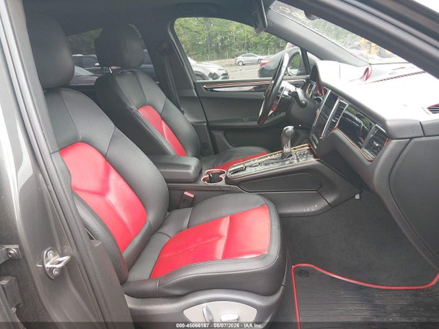 Porsche Macan S