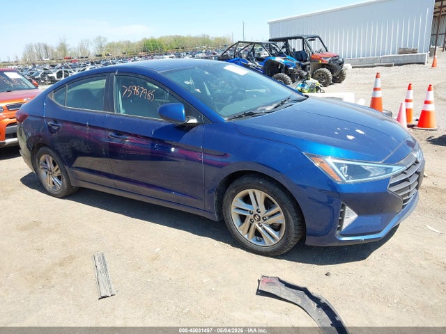 Salvage Hyundai ELANTRA Image