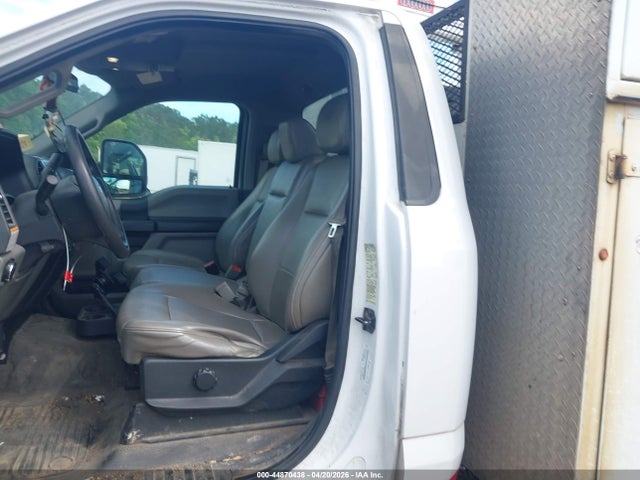 Ford F-550 Xl