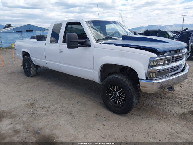 Salvage Chevrolet K2500 Image