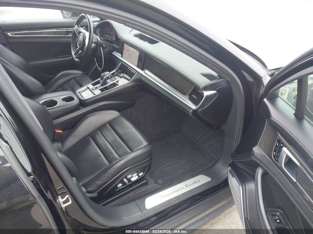 Porsche Panamera Turbo