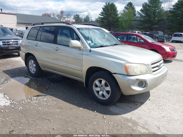 Salvage Toyota Highlander Image