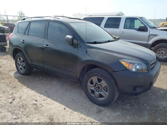 Salvage Toyota RAV4 Image