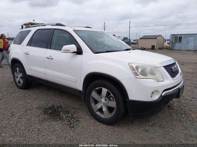Salvage GMC Acadia Image