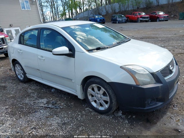 Salvage Nissan Sentra Image