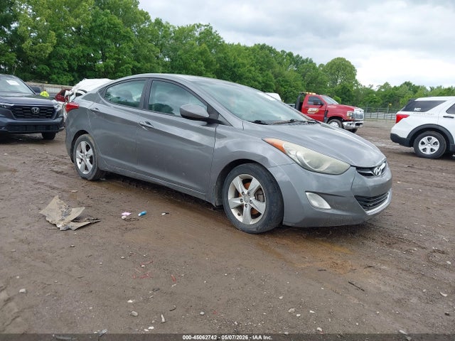 Salvage Hyundai ELANTRA Image