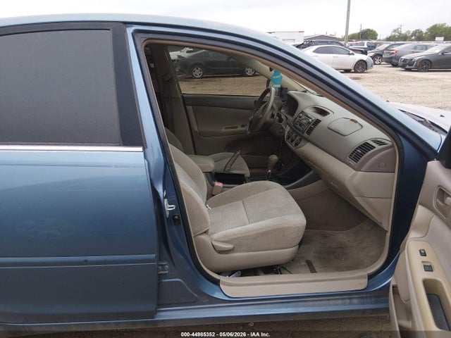 Toyota Camry Le V6