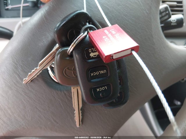 Toyota Camry Le V6