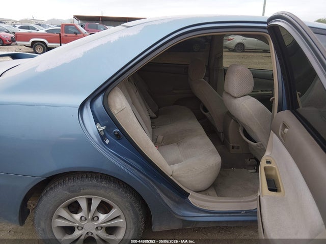 Toyota Camry Le V6