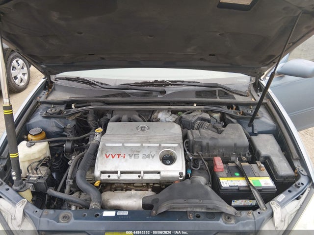 Toyota Camry Le V6