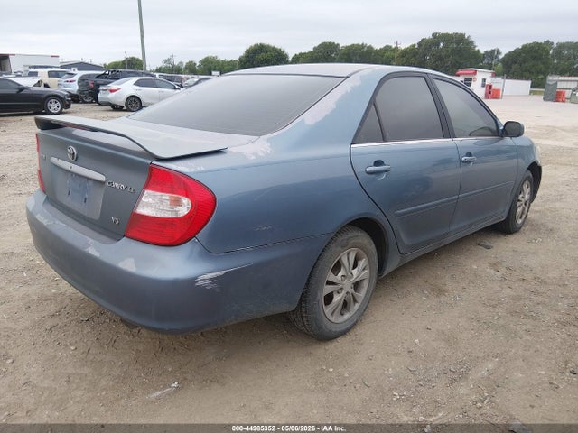 Toyota Camry Le V6