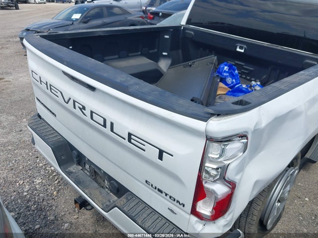 Chevrolet Silverado 1500 2wd  Short Bed Custom