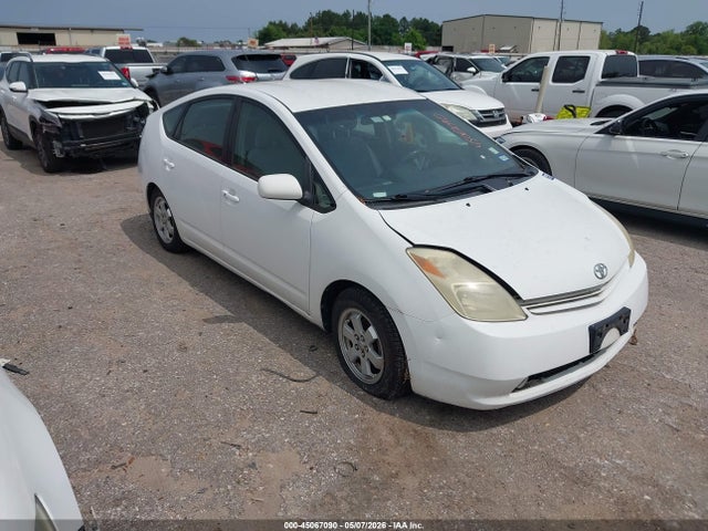 Salvage Toyota Prius Image