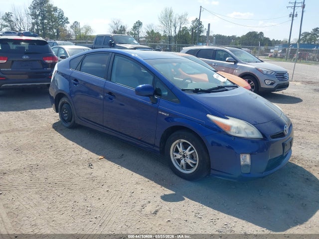 Salvage Toyota Prius Image