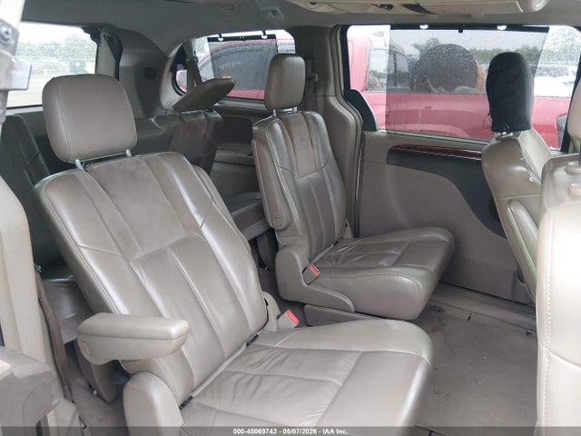 Chrysler Town & Country Limited