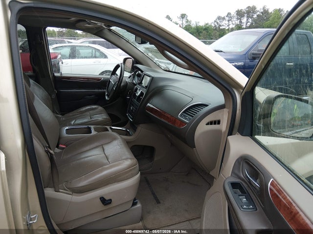 Chrysler Town & Country Limited