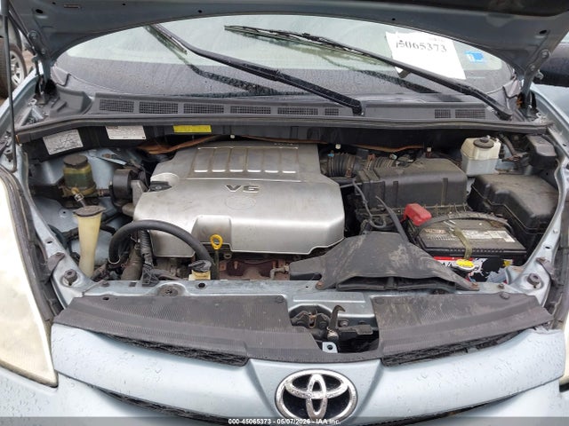 Toyota Sienna Le