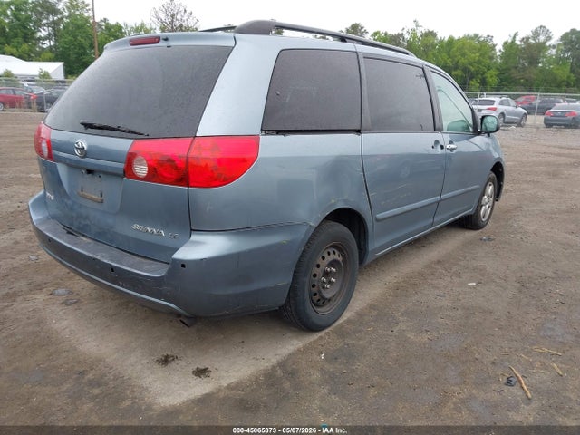 Toyota Sienna Le