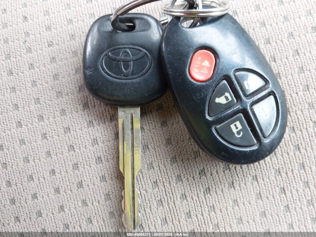 Toyota Sienna Le
