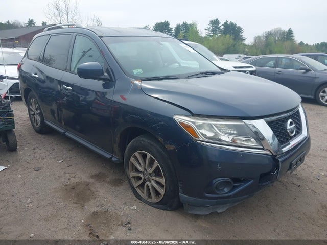 Salvage Nissan Pathfinder Image