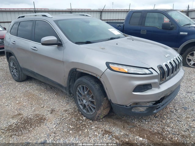 Salvage Jeep Cherokee Image