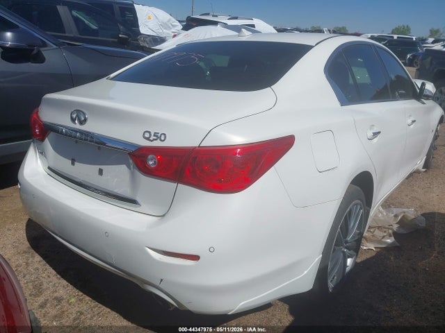 INFINITI Q50 Premium