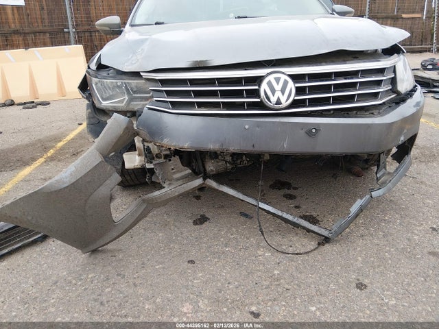 Volkswagen Passat 1.8t S