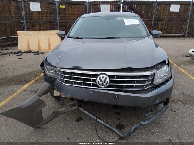 Volkswagen Passat 1.8t S