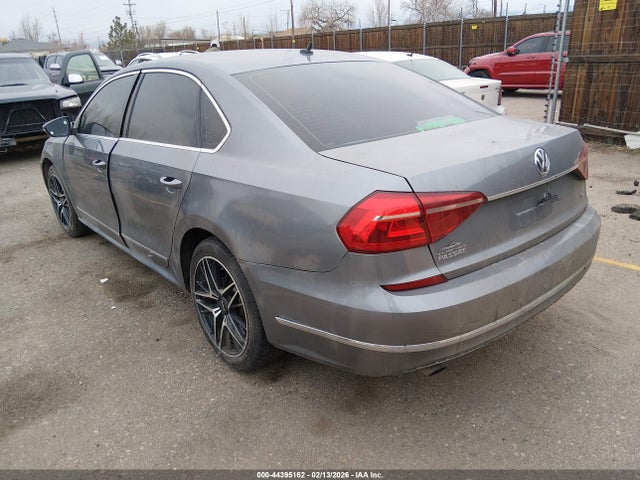 Volkswagen Passat 1.8t S