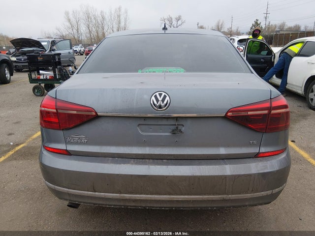 Volkswagen Passat 1.8t S