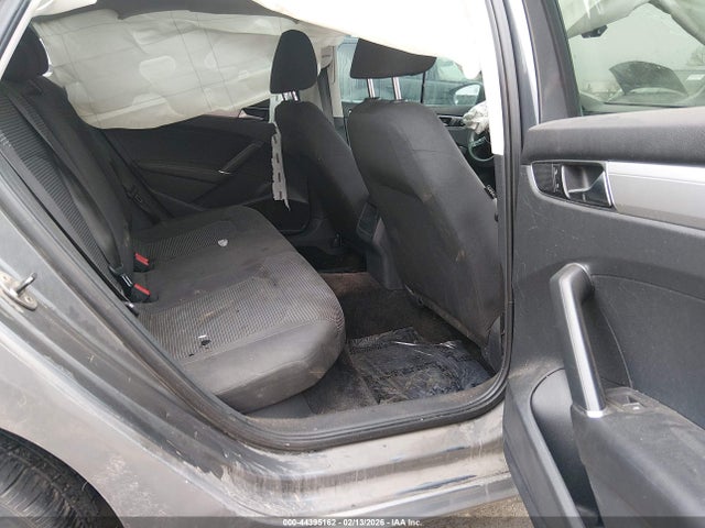 Volkswagen Passat 1.8t S